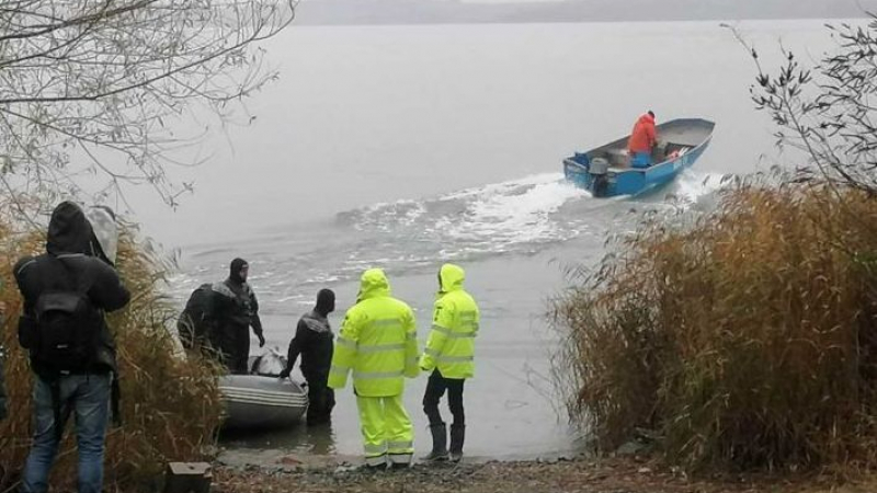 Тялото на рибаря Ивелин изплува в бургаското езеро Мандра СНИМКА