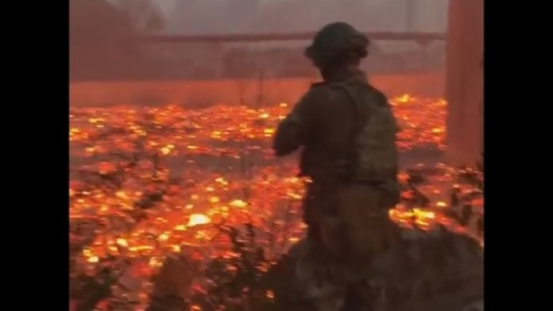 ВИДЕО от войната: Истински ад - бойци от ВСУ показаха позициите си след удар със запалителни боеприпаси