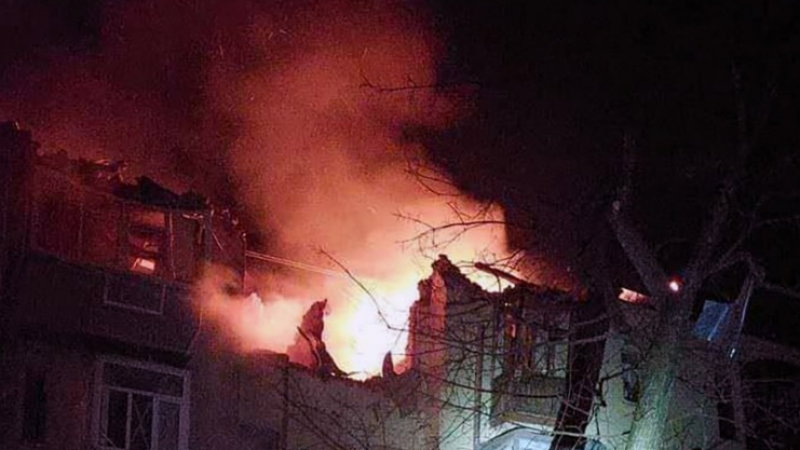 Извънредно: Ракетен удар по Харков тази нощ, има поразена жилищна сграда СНИМКИ