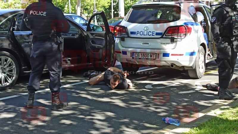 Легенда на бургаския ъндърграунд излезе тайно от затвора, купонясва с авери СНИМКА