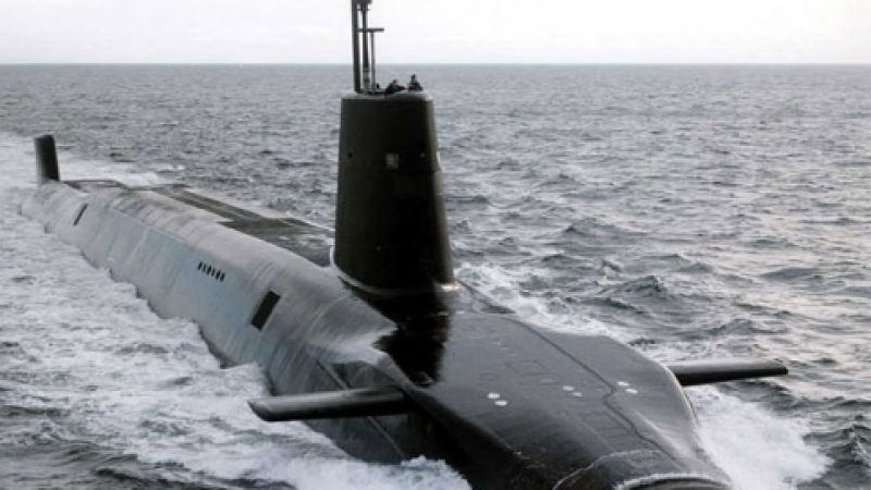 The Sun: Скандал! Ядрена подводница на британския флот е ремонтирана със суперлепило