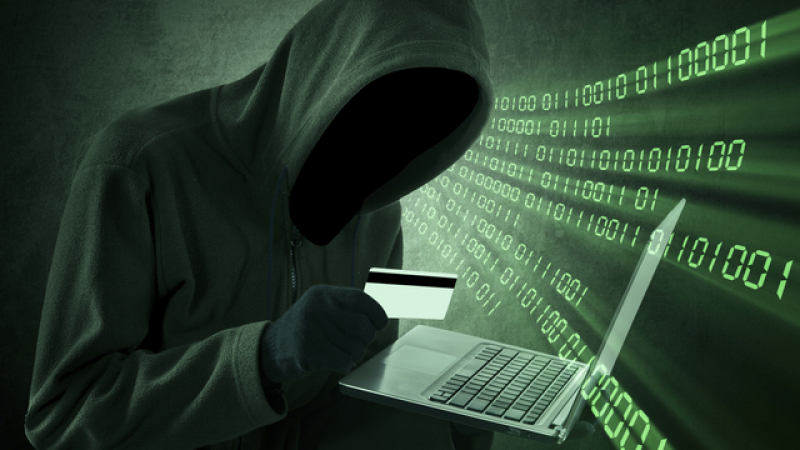 Жена изпищя: Внимавайте, хакери с нова схема ви точат банковите карти!