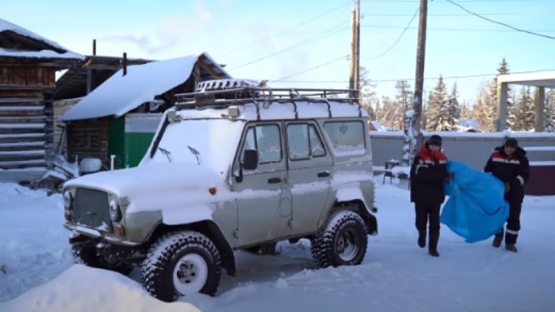 Вижте как се кара кола в Сибир при минус 50 градуса ВИДЕО