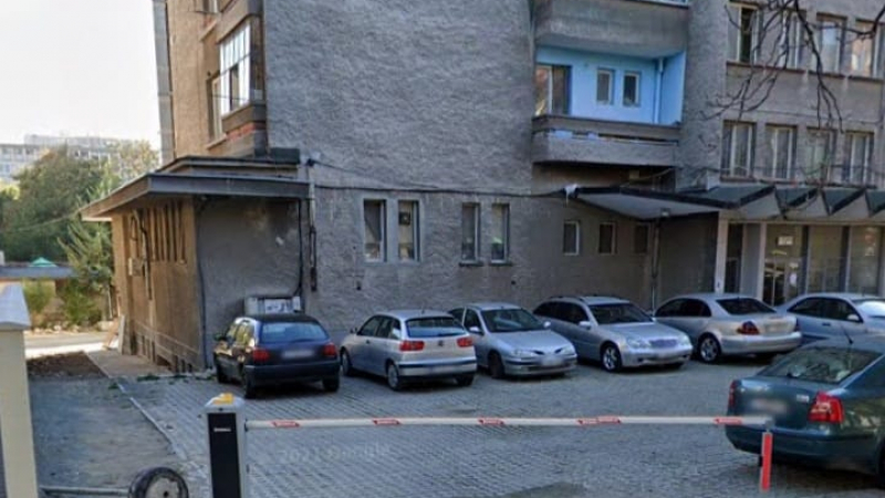Мрежата изригна: В Стара Загора приватизират тротоари и предблокови пространства СНИМКИ