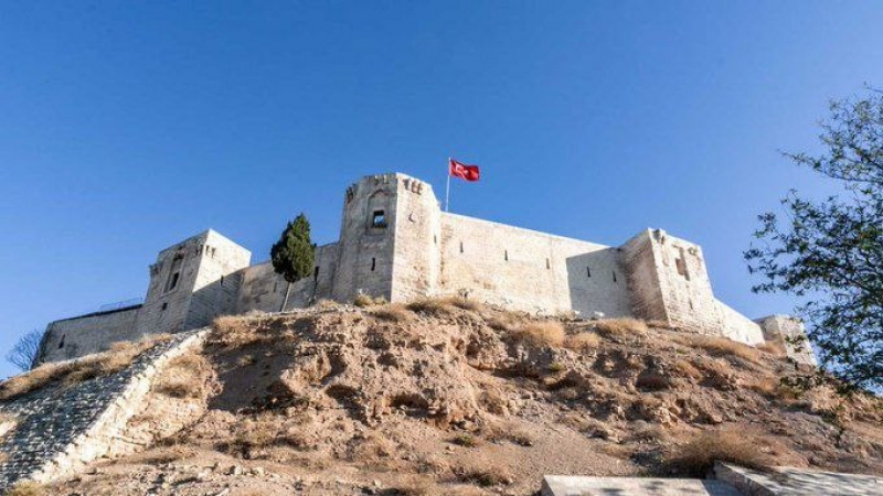 Чудовищният трус в Турция изравни със земята крепост на над 2000 години ВИДЕО