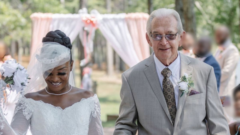 Млада медсестра се омъжи за 85-г. старец, а сега отчаяно иска да...