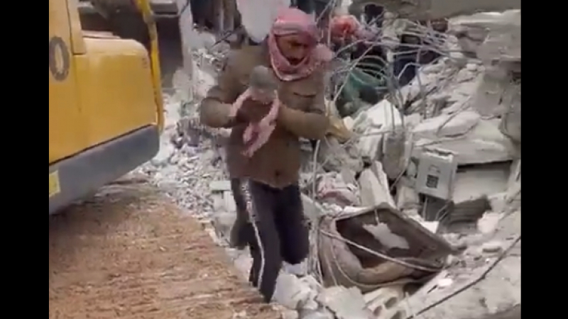 Невероятна новина за бебето, родено под руините в Сирия ВИДЕО