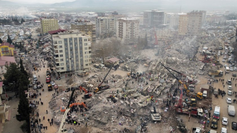Сеизмолози: Енергията от труса в Турция е еквивалентна на 56 мегатона експлозив