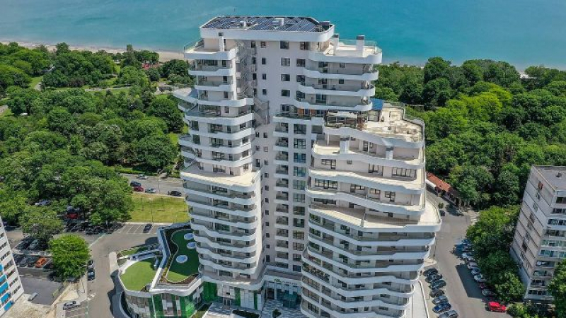 Цена за шейхове: 3 милиона евро за апартамент "на тапа" в Бургас СНИМКИ