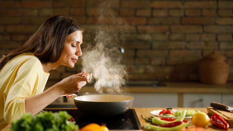 СЗО изброи най-простите грешки в готвенето, които тровят храната