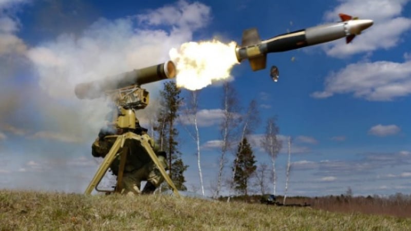 ВИДЕО от войната: "Корнет" разкъса с 1 изстрел БТР М113 на ВСУ