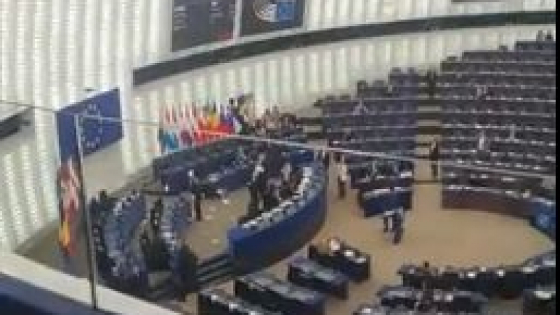 Извънредна ситуация в Европейския парламент, тече евакуация ВИДЕО