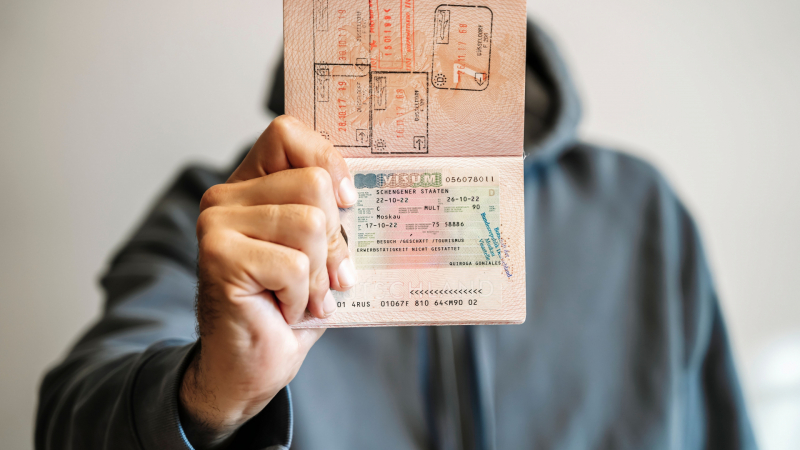 Пътуването в Европа няма да е същото! В паспортите вече няма да има...