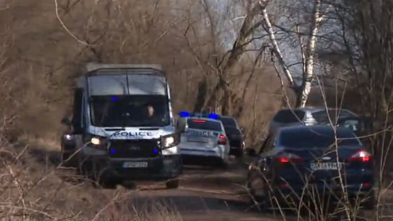 Близо 20 мигранти се задушиха в камион край София СНИМКИ