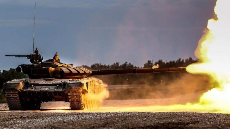 ВИДЕО от войната: Екипажи на Т-72А унищожават  украинска бронетехника, чакат западната