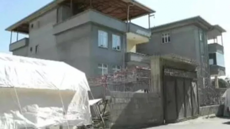 Чудо: Чичо Мехмет псуваше строителите, а само неговата къща оцеля след жестоките трусове в Турция ВИДЕО