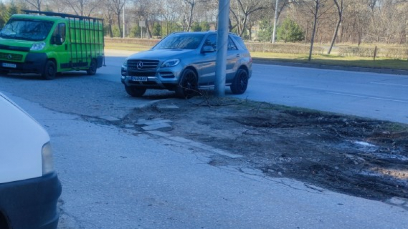 Шофьорът на този джип пак вбеси пловдивчани СНИМКИ 