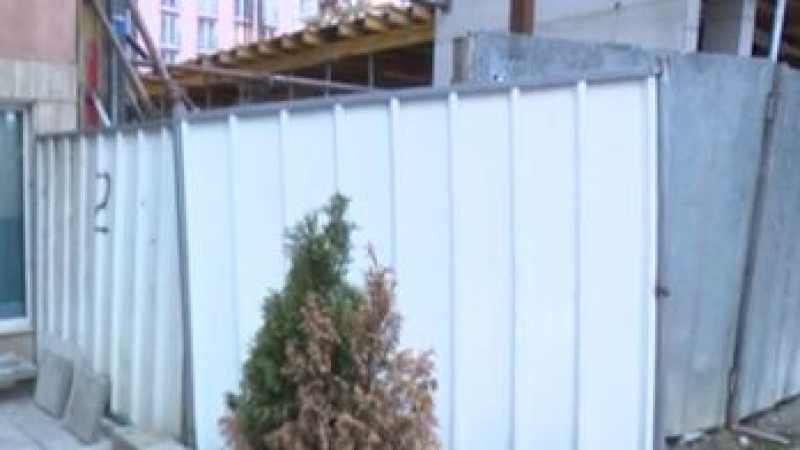 Ужас в центъра на София, рухна стена и затрупа жена ВИДЕО