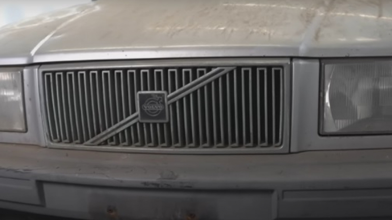 Намериха захвърлен в автогробище Volvo 740, а след това се случи нещо удивително ВИДЕО