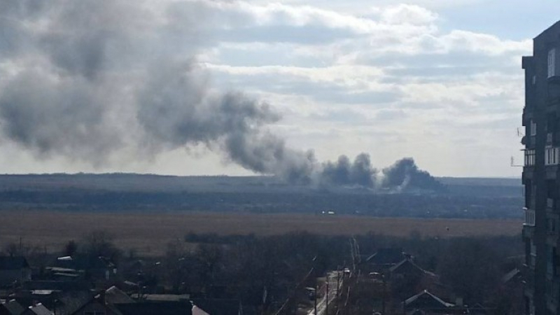 ВИДЕО от войната: Украински зенитчици свалиха Су-34 в окупираното Енакиево, един пилот загина