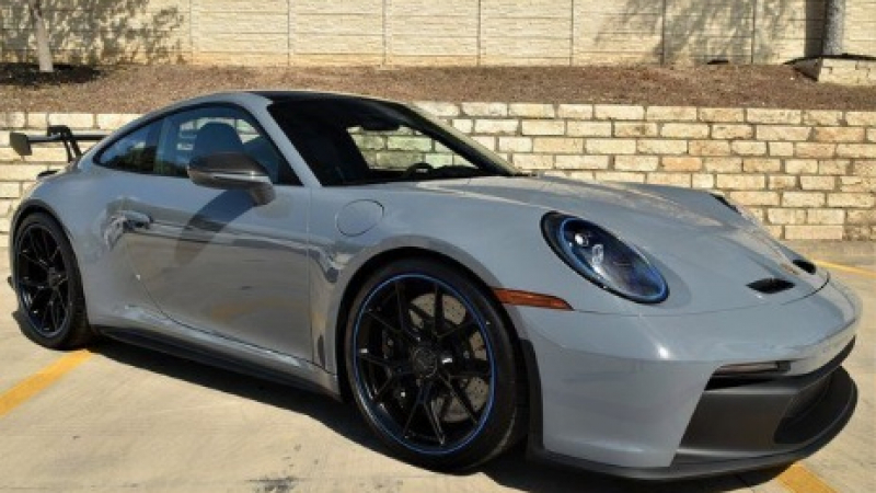 Ще се удивите как Porsche доставя автомобили на клиентите ВИДЕО