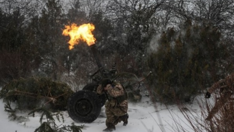 NYT: Под заплаха от обкръжение украинските военни преминаха в настъпление в Бахмут КАРТА