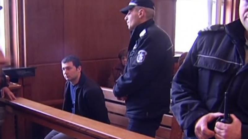 Родителите на убитите пред "Соло": Тодоров избяга веднага след като Ченалова го пусна, вината е нейна