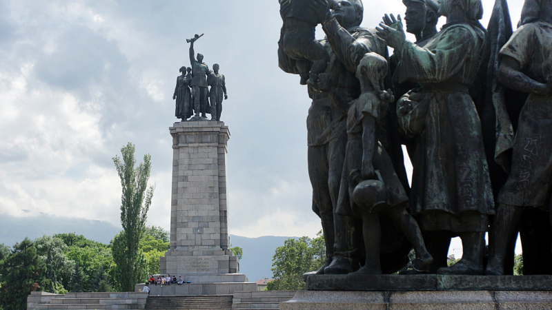 „Възраждане“ с официална позиция за новия статут на Паметника на Съветската армия