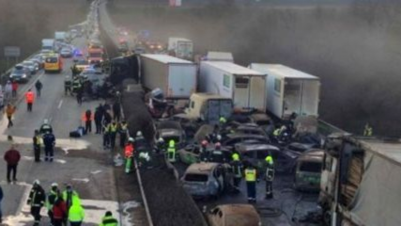 От външно с гореща новина след ужаса на магистрала в Унгария 