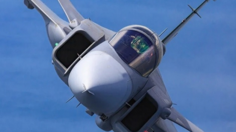 Украйна няма да получи скоро бойни самолети от Запада 