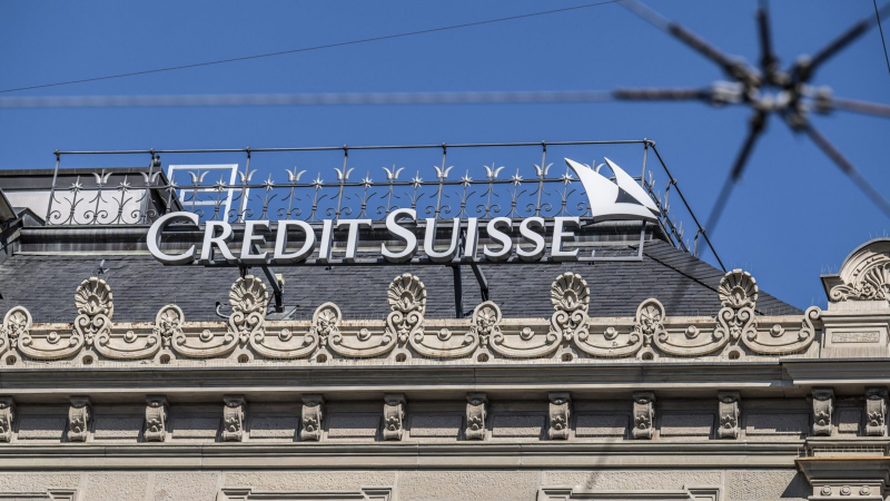 Ужасът плъзна: И втората най-голяма банка в Швейцария започна да...