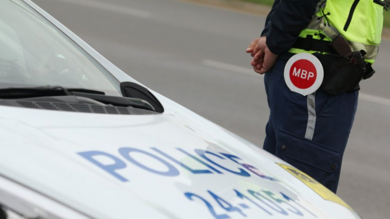 Наглост: Трафикант хвърли 200 евро на български полицай 