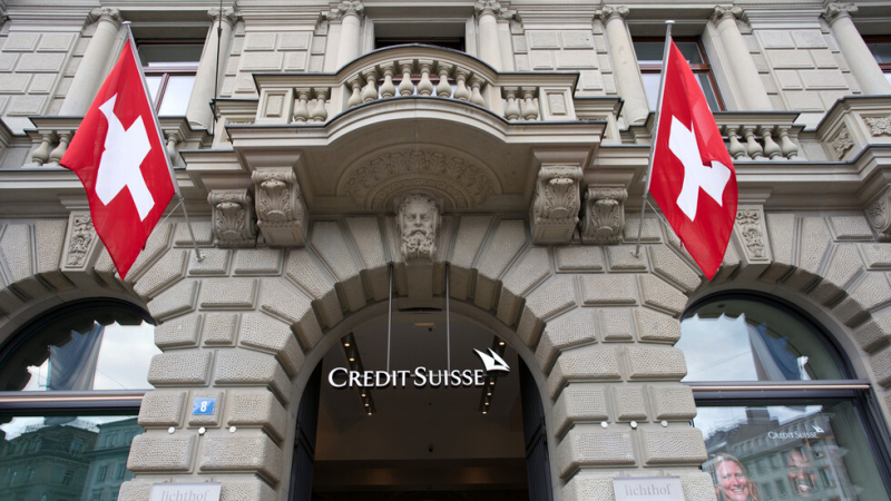 Няма край: Акциите на Credit Suisse удариха ново дъно