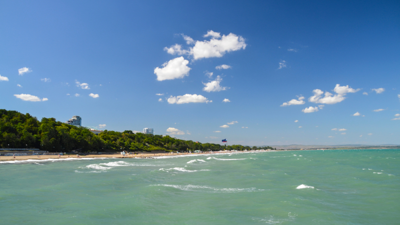 Рекорден брой български плажове се борят за престижния Син флаг