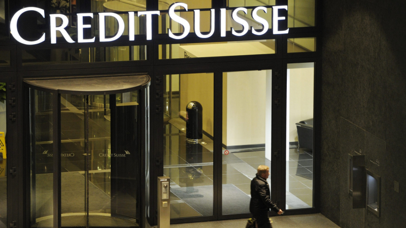 Швейцарска банка в напреднали преговори за придобиване на Credit Suisse