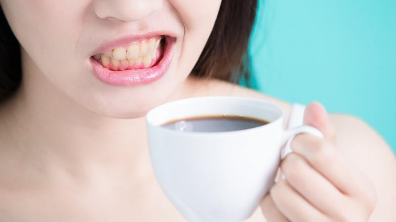 Никой зъболекар няма да ви каже тази тайна за лесно избелване на зъбите
