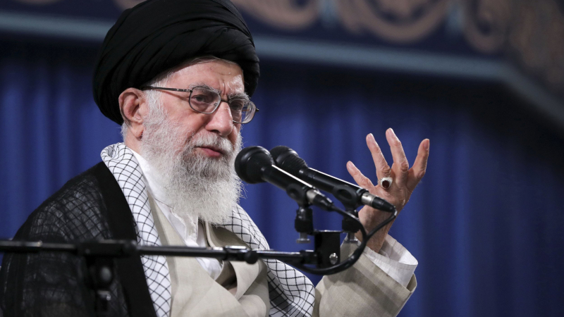 Аятолах Али Хаменей обяви, че САЩ не искат войната в Украйна да приключи