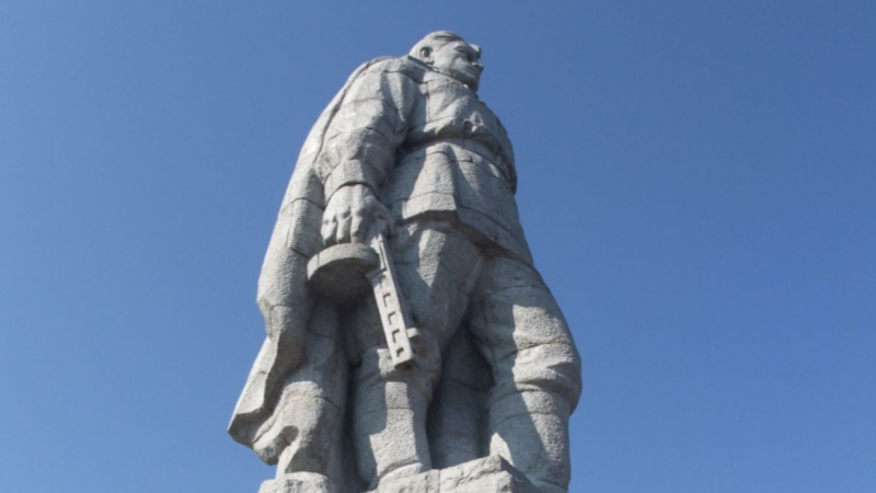 БСП организира жива верига пред паметника на Альоша в Пловдив