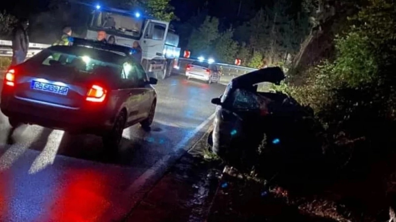 Ужас до Пловдив: Шофьор се заби в джип със семейство, преби блъснатия водач и...