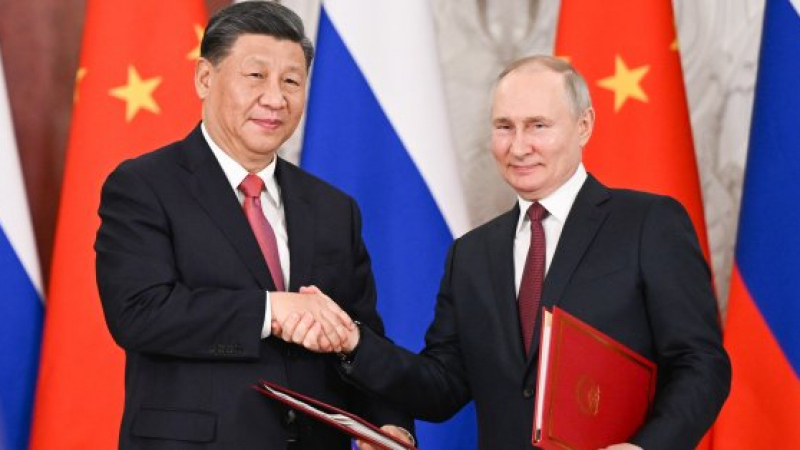 Ройтерс: Китай е склонен да си сътрудничи с Русия по военните въпроси