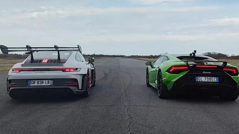 Яростна битка: Lamborghini Huracan срещу Porsche 911, кой ще победи ВИДЕО