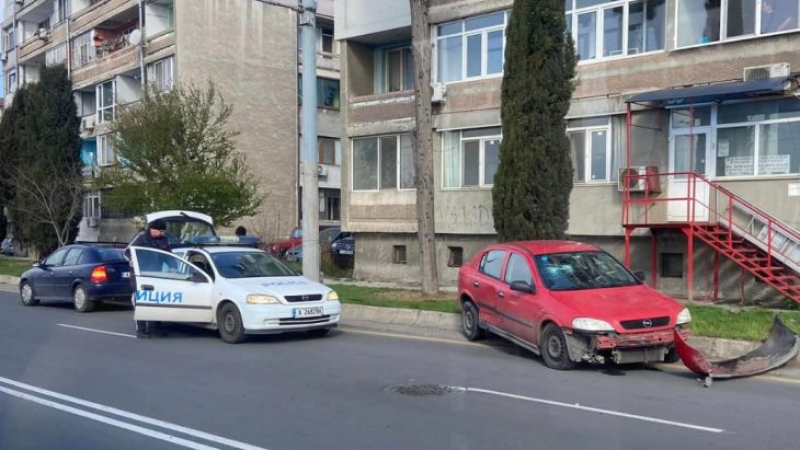 Тежка катастрофа с цивилни полицаи в Бургас СНИМКИ