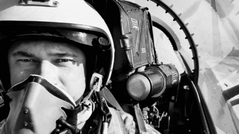 Елитни украински военни пилоти загинаха във въздушни битки СНИМКИ