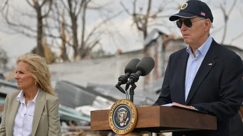 Байдън посети опустошен от торнадо град в щата Мисисипи
