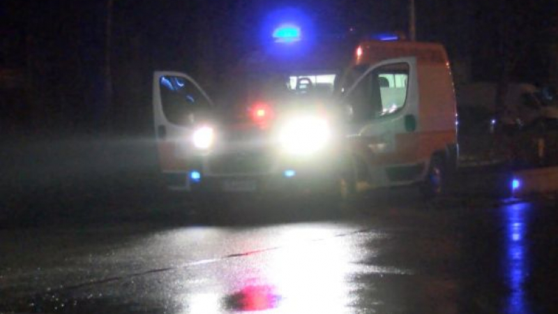 Кървав ужас по тъмно в Дупница, линейка хвърчи към "Пирогов"