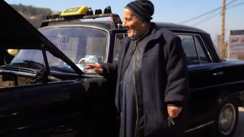 Най-възрастният таксиджия в света показа своя автомобил с пробег над 1 млн. км ВИДЕО