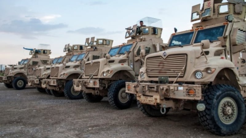 Непробиваем: Войници от ВСУ показаха US БТР MRAP, издържал попадение от танк ВИДЕО