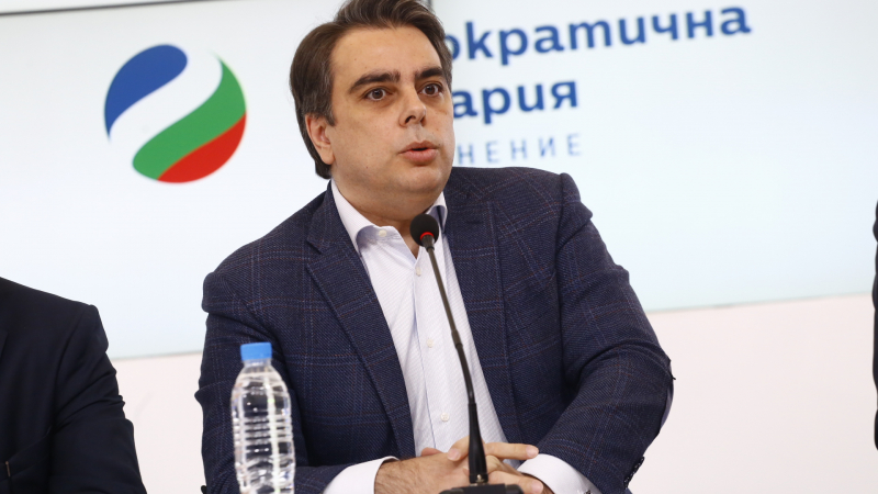 Асен Василев с нов чутовен гаф, свързан с цяла България