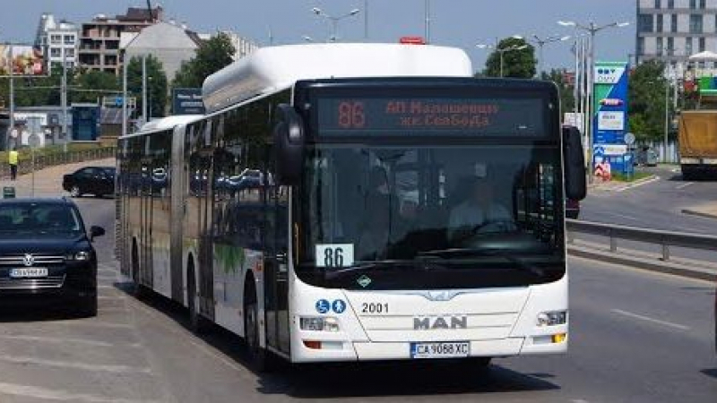 Чевръсти джебчийки нахлуха в автобус 86 в София и стана страшно, вършеят и по други линии за празниците