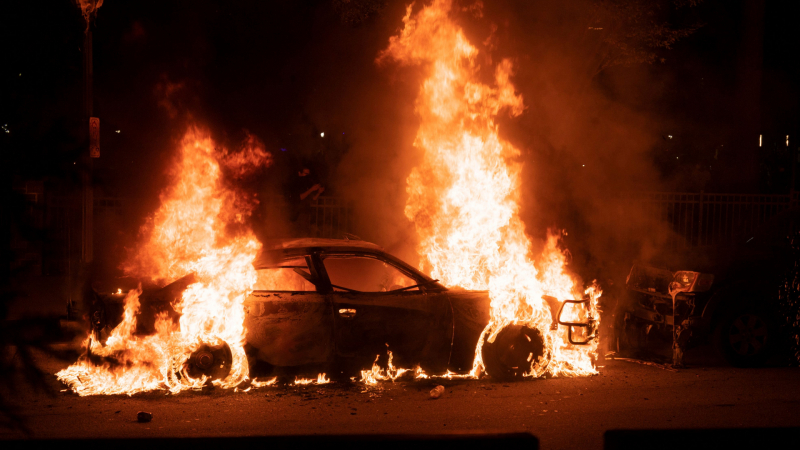 Луксозното Ауди на Лоренцо изгоря на паркинг в Благоевград